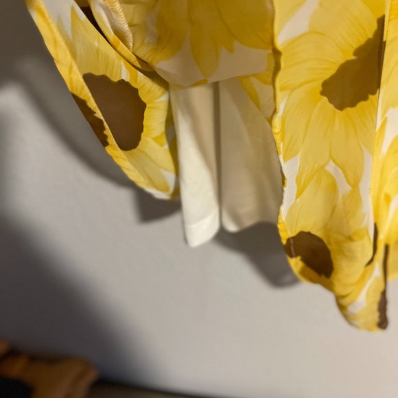 Show Me Your Mumu Women's Yellow Mumu Sunflower Romper Size Medium - Picture 13 of 13